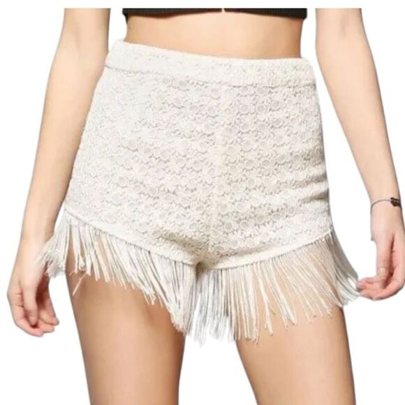 Pins And Needles Anthropology Embroidery & Fringe Boho Cottage Core Cream Shorts - Picture 3 of 12
